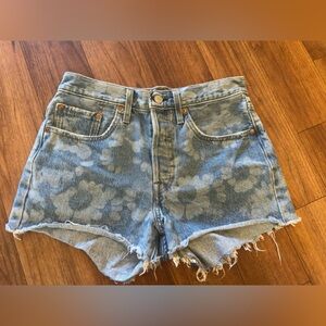 Levi’s 501 Flower blossom denim shorts